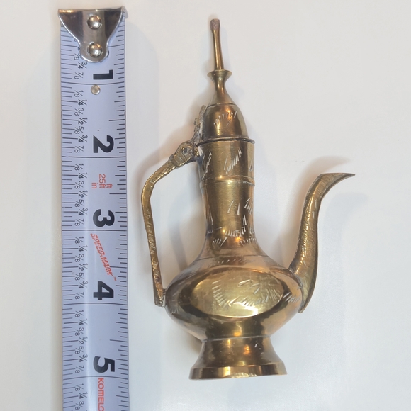 Vintage Brass Genie Lamp Miniature Ewer / Teapot Decor 5” Tall – Made in India - Picture 4 of 15